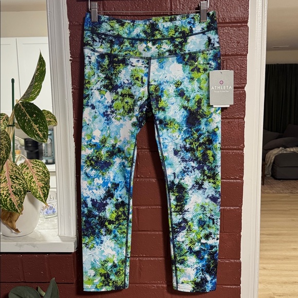Athleta Pants - Athleta Hypersonic Sonar Capri Leggings